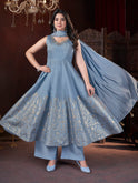 Traditional suit set for women